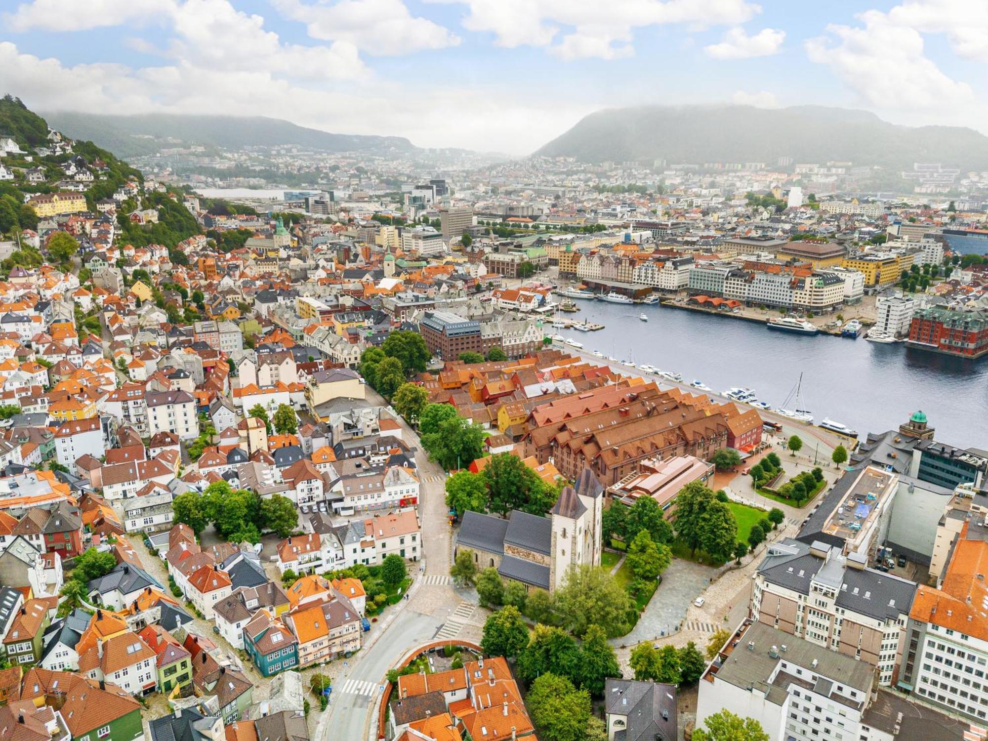 View To Bryggen - Renovated Dec 24 - Historic Cobblestone Street Apartment เบอร์เกน ภายนอก รูปภาพ